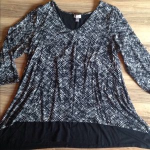 Fun stretch black and white top